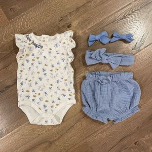 Adorable bee happy matching onesie set!